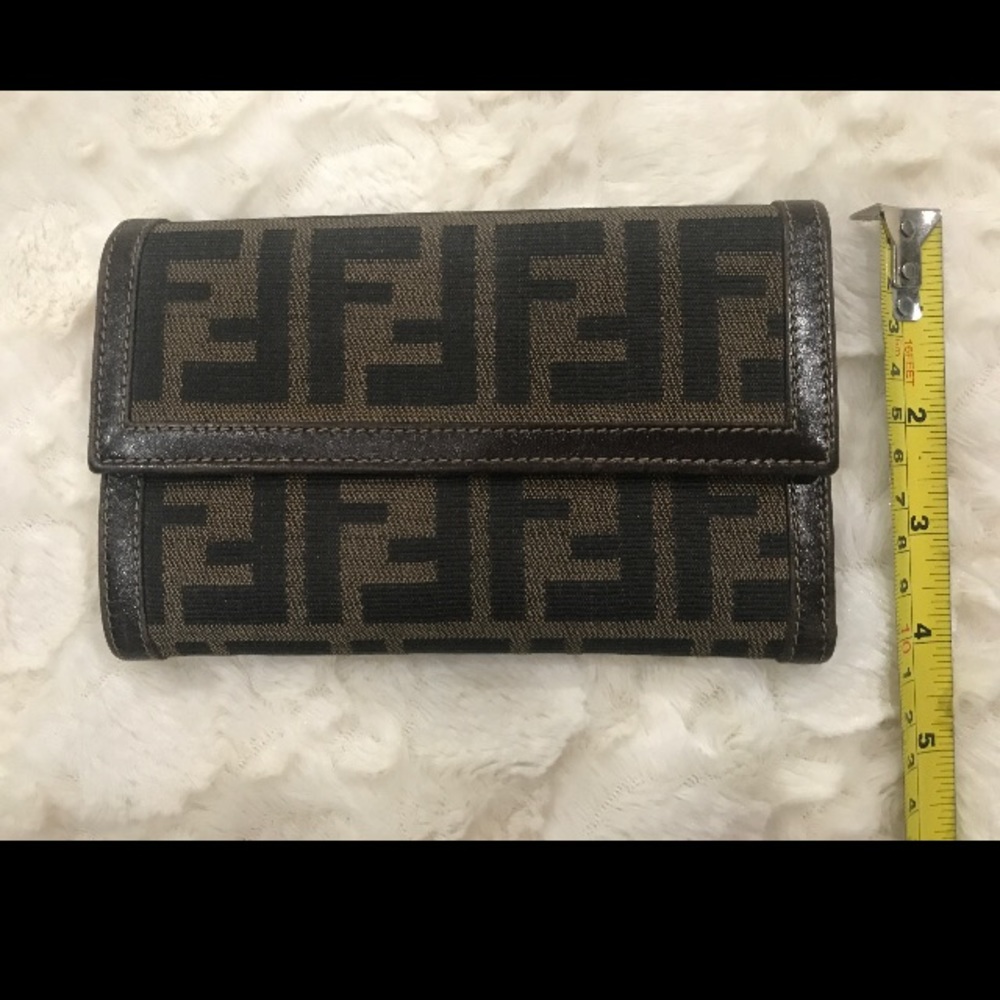 FENDI Wallet - Picture 2 of 6